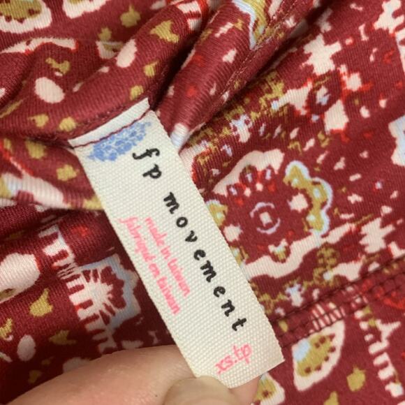 Free People Movement womens XS paisley leggings red white ruched you FP gym - Picture 2 of 8